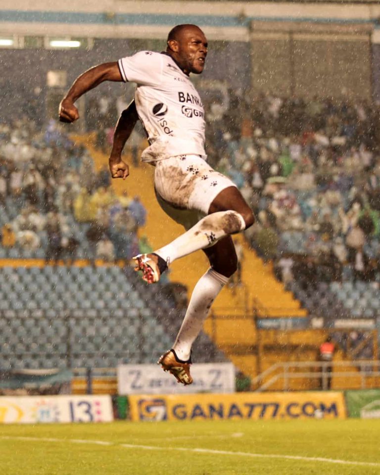 (VIDEO) GOL DE JUAN LUIS ANANGONÓ en su regreso a Guatemala