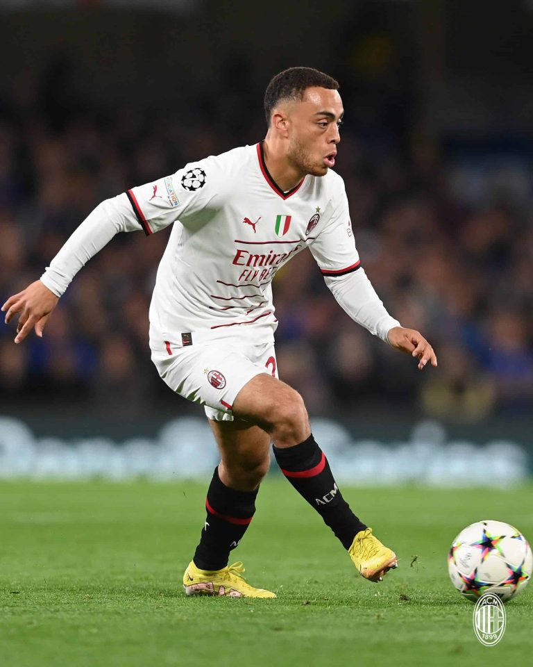 El Milan despide a Sergiño Dest