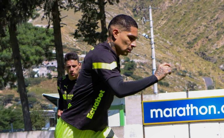 (VIDEO) SE PONE A PUNTO: Paolo Guerrero ya entrenó con LDU