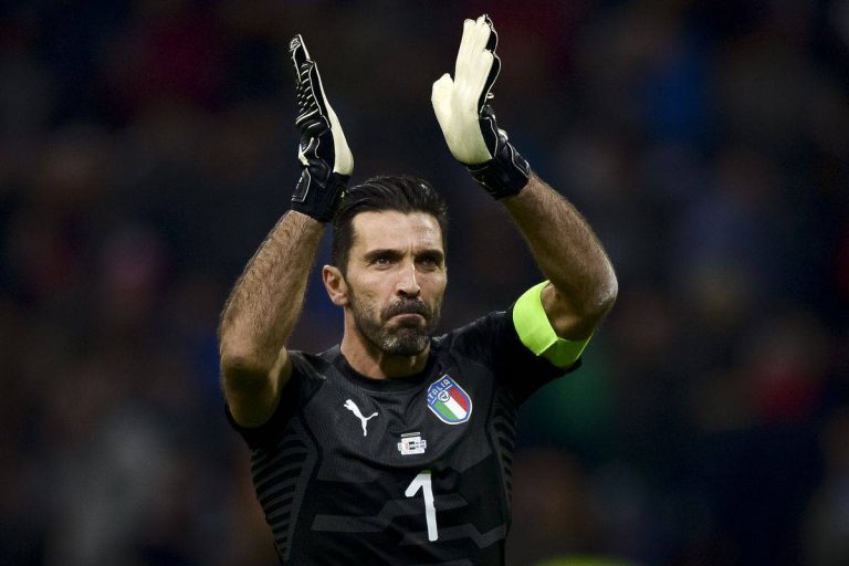 Gianluigi Buffon analiza colgar los guantes