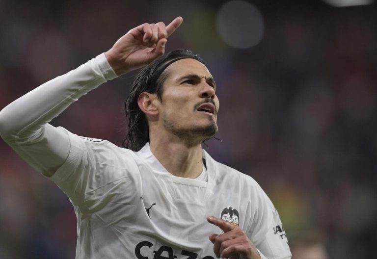 HAY ACUERDO: Edinson Cavani será jugador de Boca
