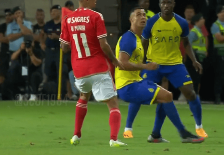 (VIDEO) El ‘sombrero’ de Di María a Cristiano en el Al Nassr vs. Benfica