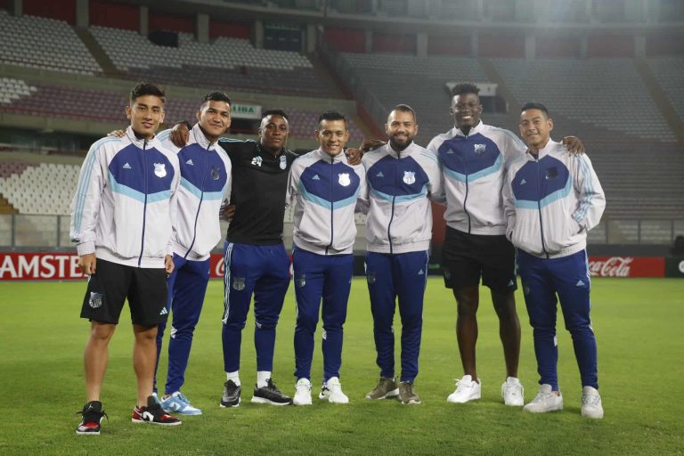 (FOTOS) Emelec reconoció el Estadio Nacional de Lima