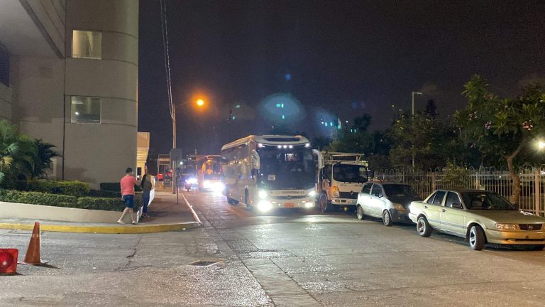 (VIDEO) Estudiantes de La Plata arribó a Guayaquil para enfrentar a BSC