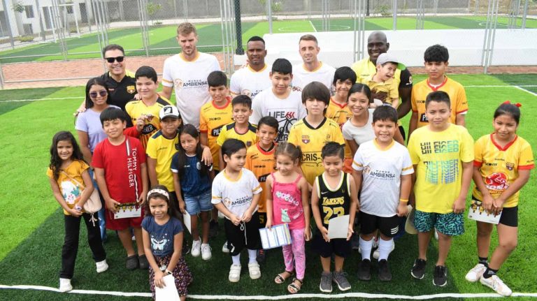 Mundo Ambiensa inauguró la primera  escuela de fútbol Ambiensa – Barcelona