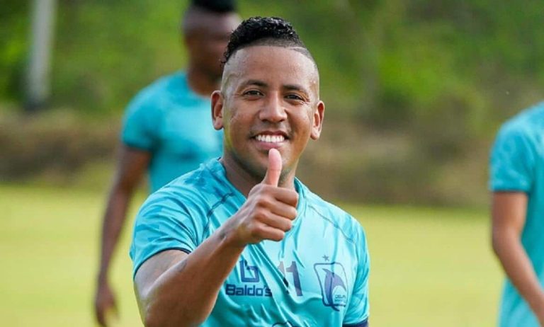 ESPERA TENER UNA OPORTUNIDAD: Joao Plata entrena con Gualaceo