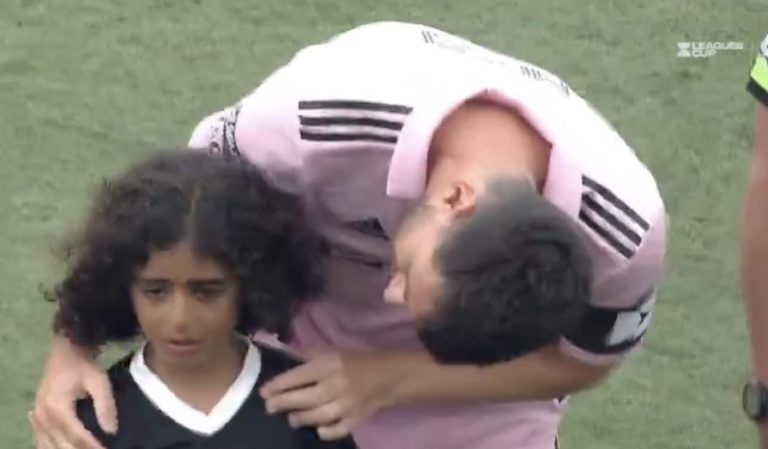 (VIDEO) El emotivo momento de Messi con un niño antes del partido de Inter Miami