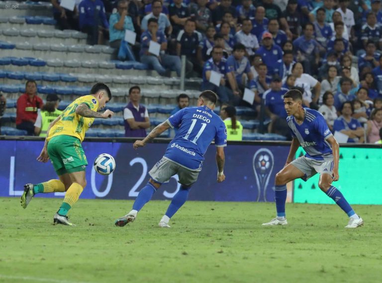(VIDEO) EL ‘HALCÓN’ LO DIO VUELTA: Emelec cayó de local ante Defensa y Justicia