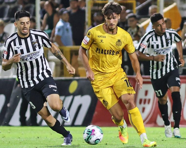 (VIDEO) Ronnie Carrilló anotó en la dura derrota del Portimonense