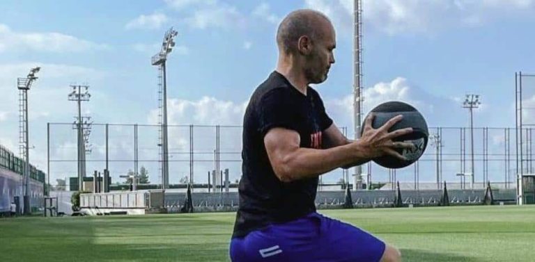 Iniesta se entrena en la Ciutat Esportiva