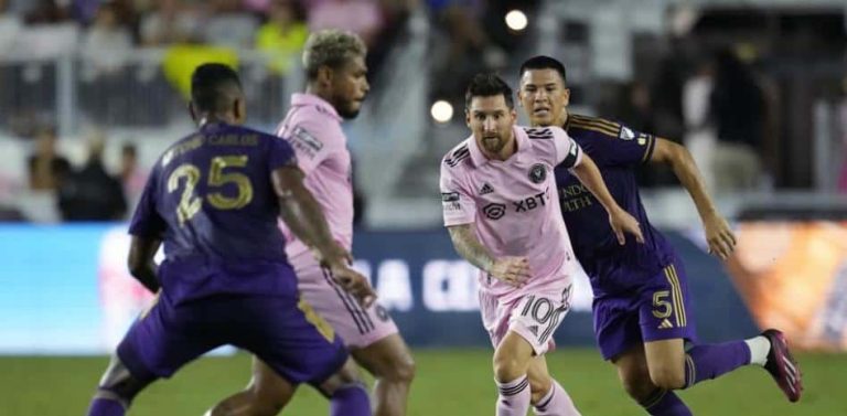 (VIDEO) La entrada de la que todo el mundo habla: ¿debió ser expulsado Messi?