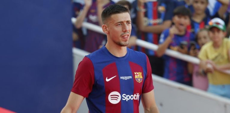 Lenglet, cedido un año al Aston Villa