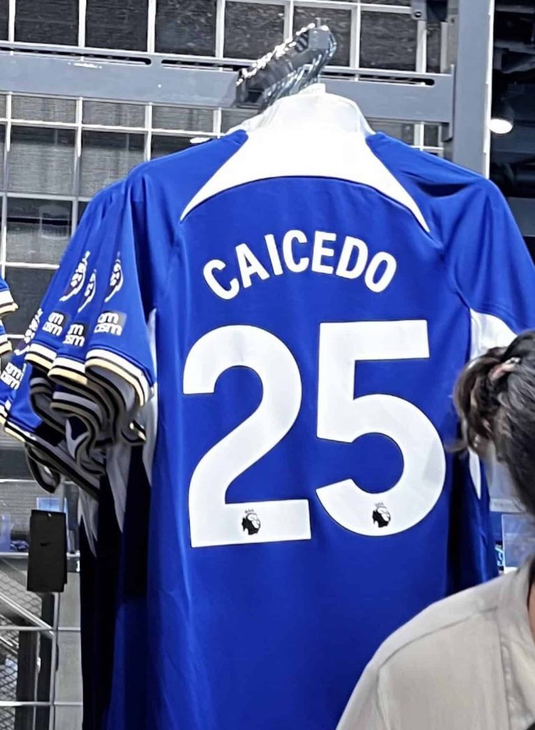 (VIDEO) Moisés Caicedo utilizará el #25 en el Chelsea