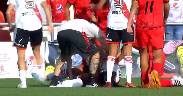 Conmoción en River: Una jugadora convulsionó en pleno partido