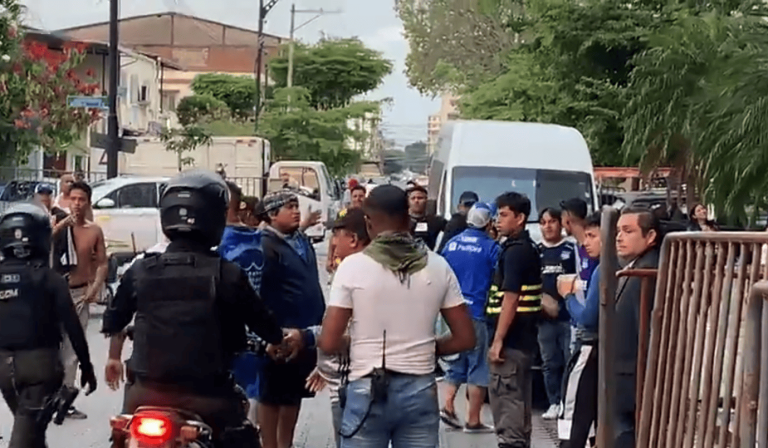(VIDEO) Clima tenso en Emelec: Hinchas reclamaron por los malos resultados