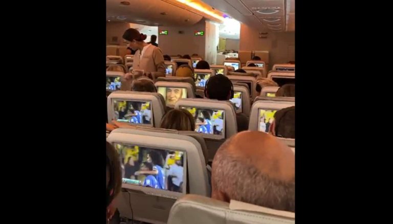 (VIDEO) Mundial femenino: Hinchas de Australia celebraron la clasificación… ¡desde el avión!