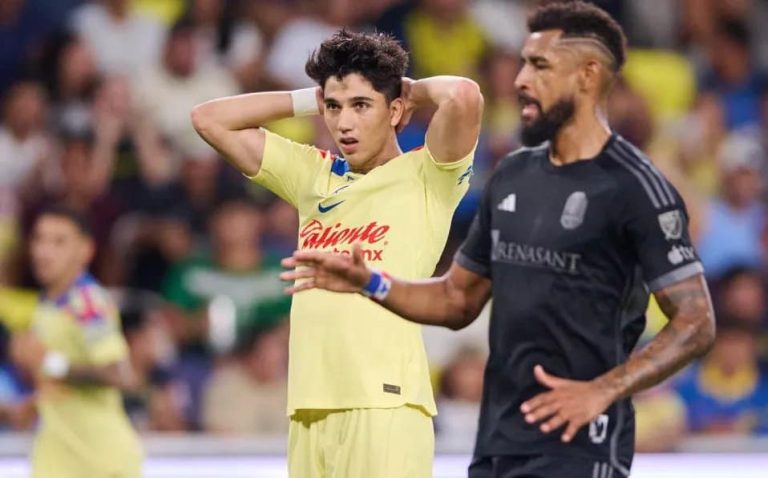 (VIDEO) ¡Increíble! América festejó pase, le repiten penal y se va eliminado