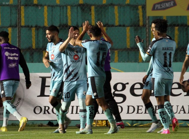 SE ALEJA DEL DESCENSO: Cumbayá FC goleó y complicó a Gualaceo