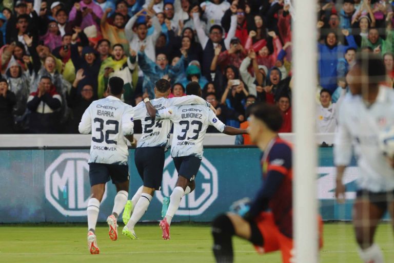 Cinco elementos de LDU en el once de la semana en Sudamericana