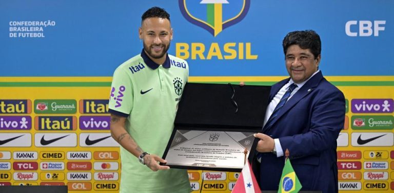 Neymar: “No soy mejor que Pelé por haberlo superado en este récord”