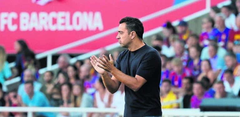 Xavi golea en lideratos a Ancelotti y Simeone