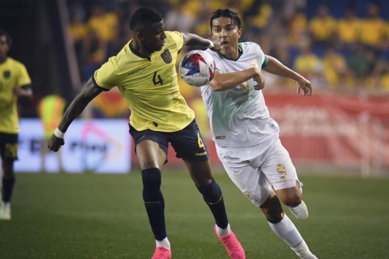 (OFICIAL) Con arbitraje chileno: Cambio de horario para el Bolivia vs Ecuador