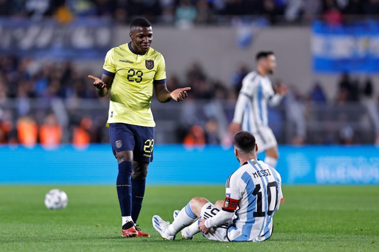 (VIDEO) Moisés Caicedo sería duda para enfrentar a Uruguay