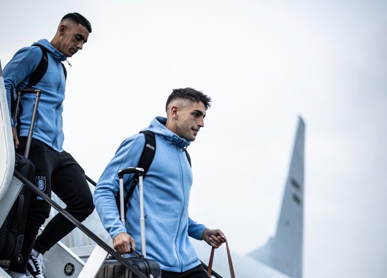 (VIDEO) La selección uruguaya llegó a Quito