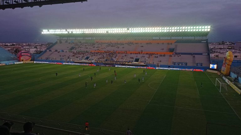 ¡INSÓLITO! Así se jugaron los minutos finales entre Delfín y Guayaquil City