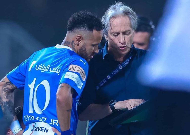 Neymar negó haber pedido la salida del técnico Jorge Jesús