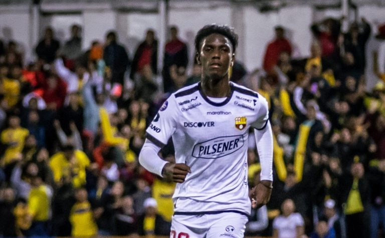 (VIDEO) Por jurar la bandera: Allen Obando, ausente en la práctica de BSC