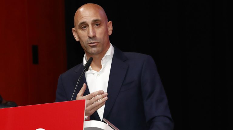 Luis Rubiales ‘dimite’ como presidente de la RFEF