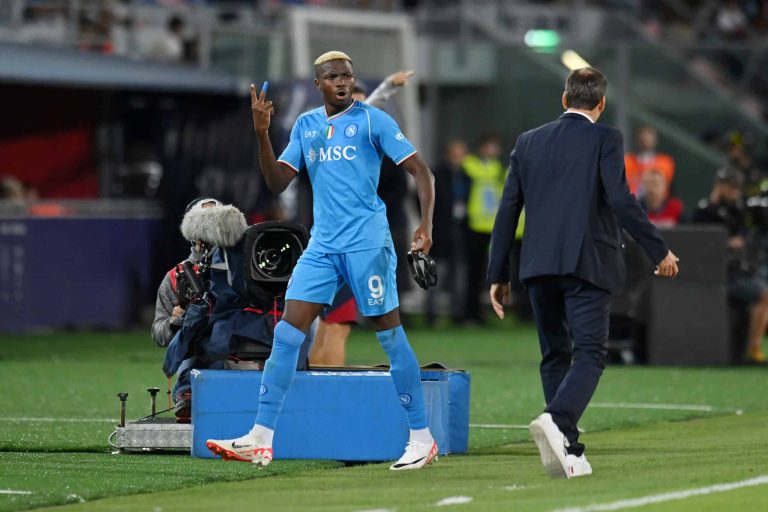 INSÓLITO: Napoli se burló de su propio goleador y se expone a juicio