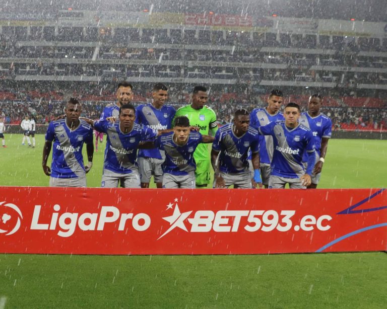 LA POSTURA DE EMELEC: Solicita jugar a las 19H00 ante Liga de Quito