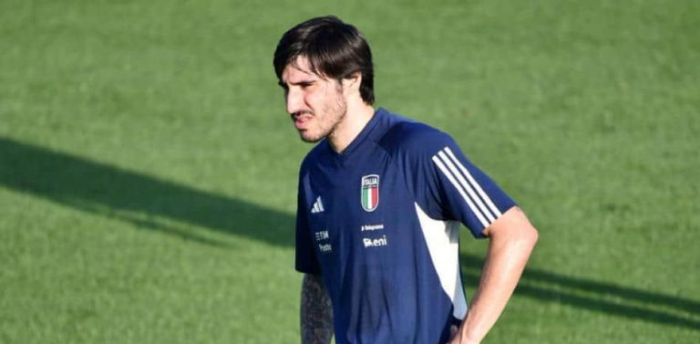 Tonali y Zaniolo admiten haber apostado, pero no en partidos de fútbol