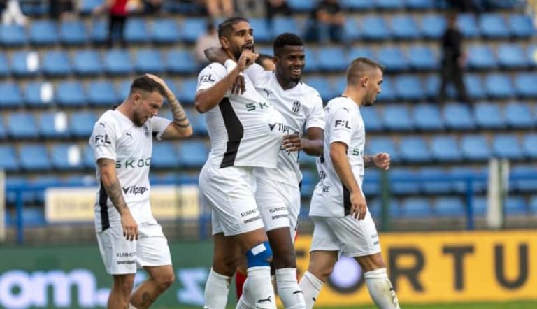(VIDEO) ¡9-5! Partidazo lleno de goles en la primera de República Checa