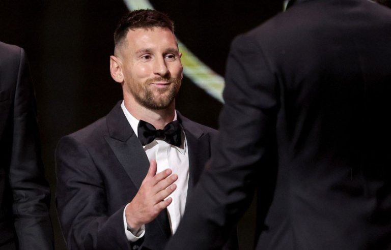 Las diferencias entre las felicitaciones a Leo Messi del Barça y el PSG
