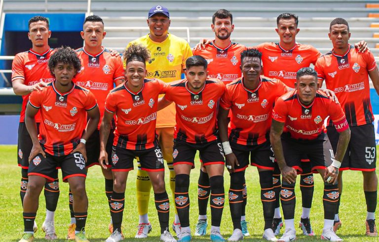 SORPRESA EN EL ASCENSO NACIONAL: El equipo de Álvez, Arroyo y Banguera fue goleado