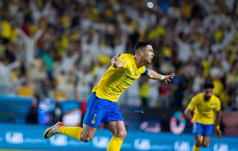 (VIDEO) ANDA ENCHUFADO: ¡GOLAZO de tiro libre de CR7!