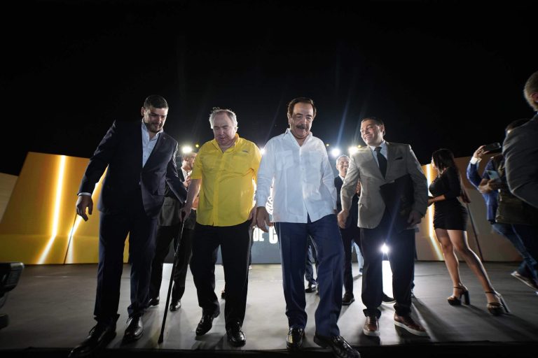 (VIDEO) BSC los juntó: El saludo entre Nebot y Abdalá