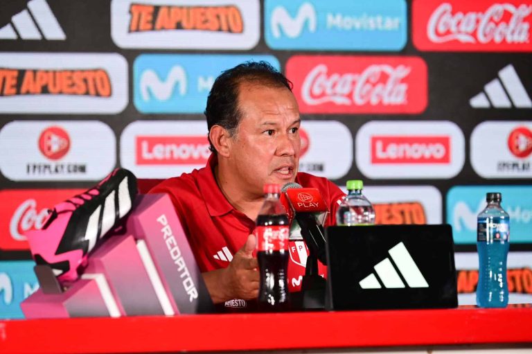 Perú se plantea despedir a su entrenador