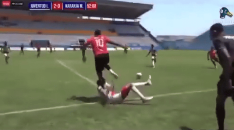 (VIDEO) FUE EXPULSADO: El fuerte pisotón de Michael Arroyo en el Ascenso