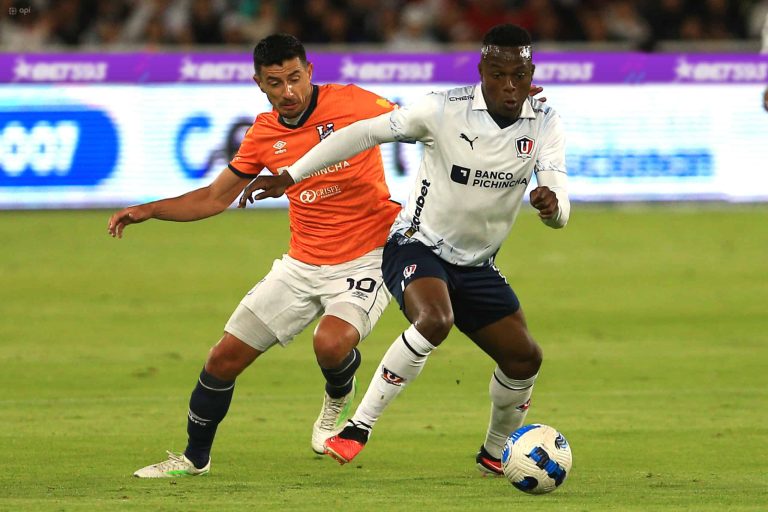 QUIEREN FINAL: LDU venció a U. Católica en un partidazo