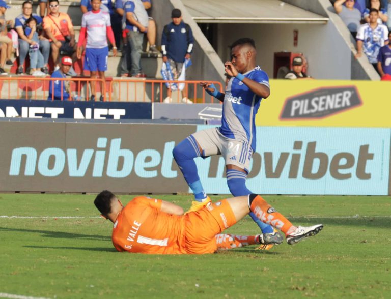 Bryan Carabalí contra el arbitraje: “Pitan lo que les da la gana”