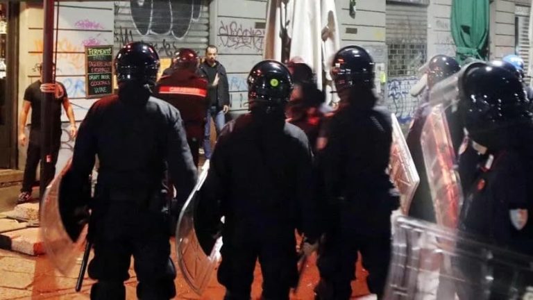 Hincha del PSG fue apuñalado en un enfrentamiento con hinchas del Milan