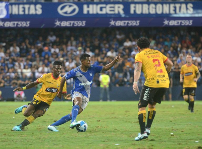 (VIDEO) ¿LO CELEBRA LDU? Amargo empate de BSC ante Emelec en el Capwell