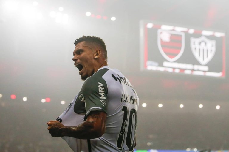 (VIDEO) Atlético Mineiro goleó a Flamengo y también es líder del Brasileirao