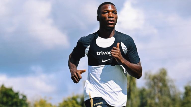 Moisés Caicedo volvió a los entrenamientos con el Chelsea