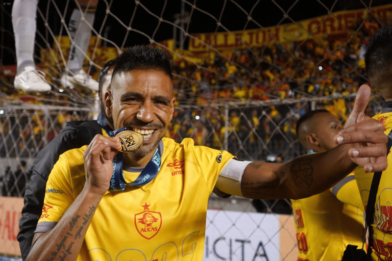 Agente de Figueroa ‘dispara’ contra Aucas: “Los jugadores los contratamos con el dinero de Figueroa”