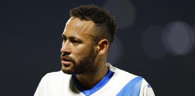 Un posible caso de suicidio conmociona Brasil y Neymar estalla
